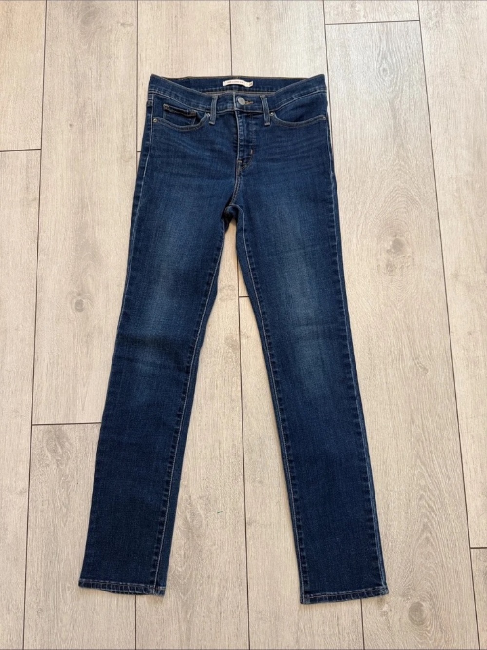 WOMENS' LEVI'S SHAPING STRAGHT 312